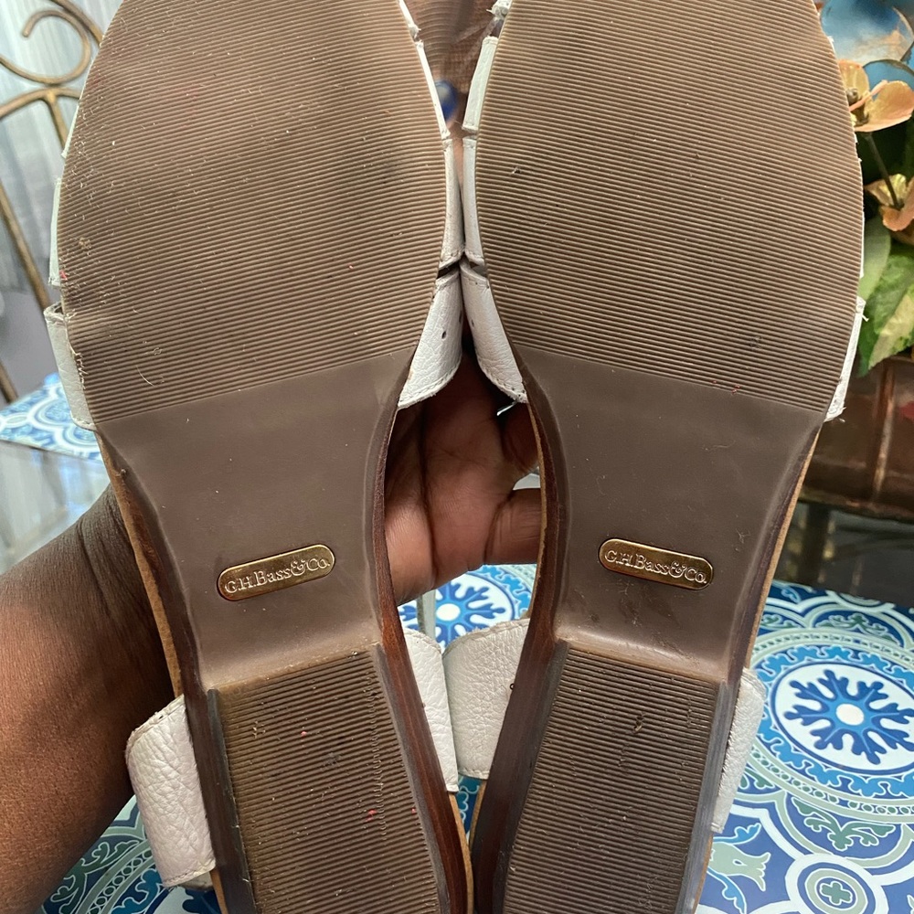 Shoes - Picture 4 of 4
